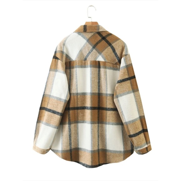 PLUS Plaid round hem shacket button up jacket - Picture 5 of 15